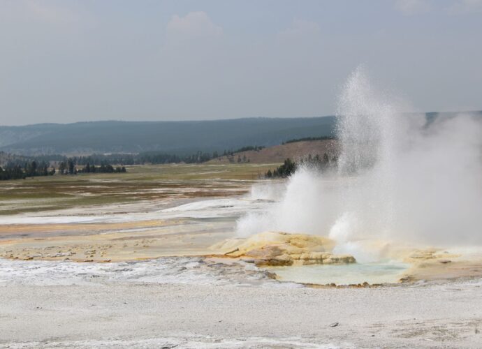 Yellowstone supervolcano eruption