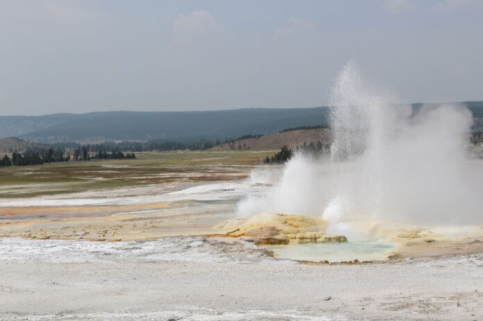 Yellowstone supervolcano eruption